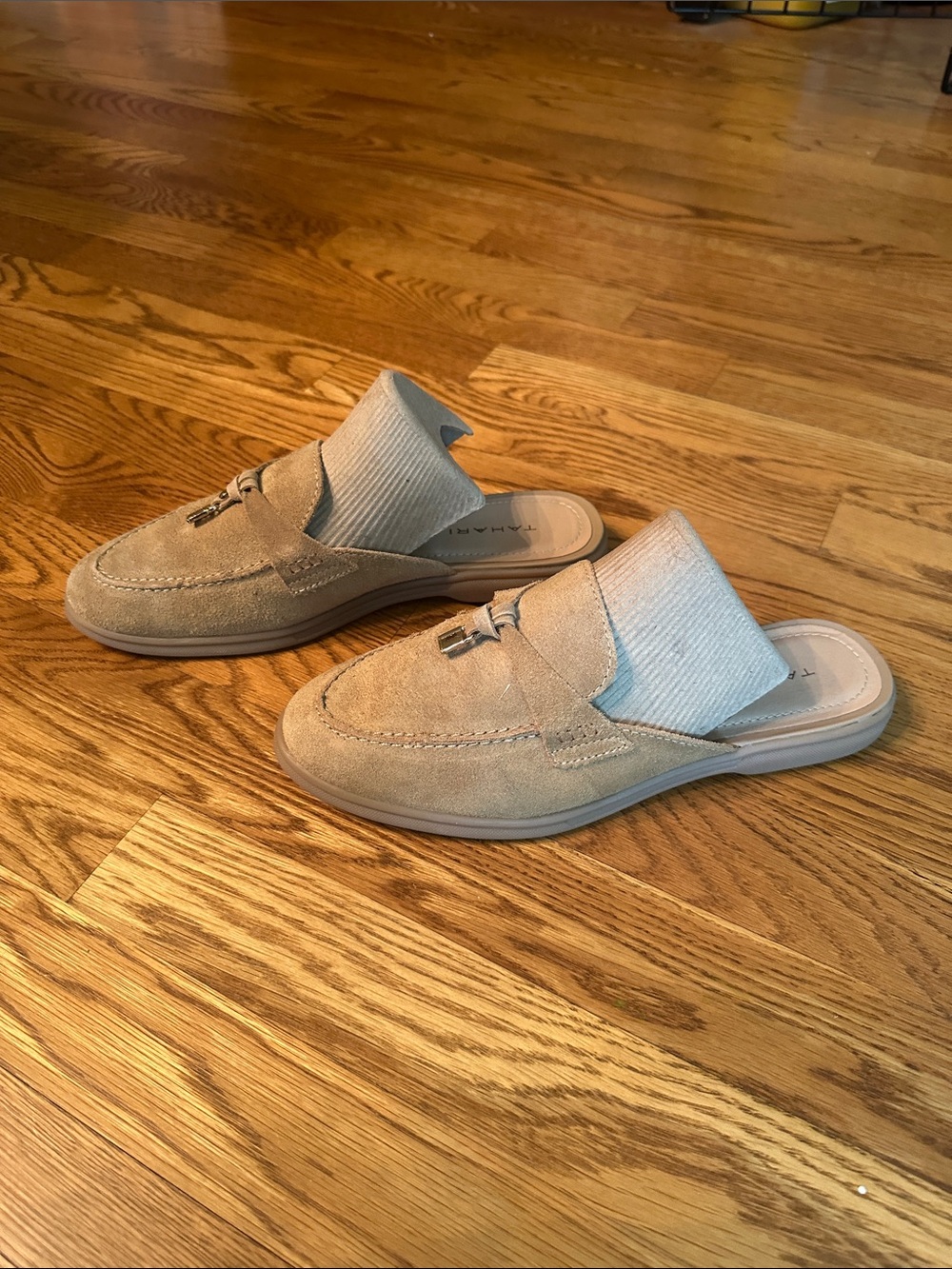 Tahrari tan suede mules W9